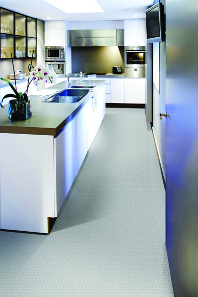 Piso vinílico cheio de estilo para decorar lavabos e cozinhas